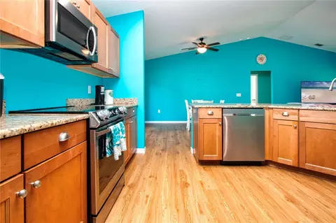 Kitchen - 13522 County Road 672 Hwy, Riverview, FL 33579 photo 6 of 6