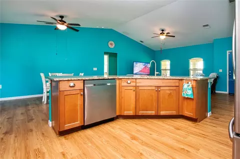 Kitchen - 13522 County Road 672 Hwy, Riverview, FL 33579 photo 5 of 6