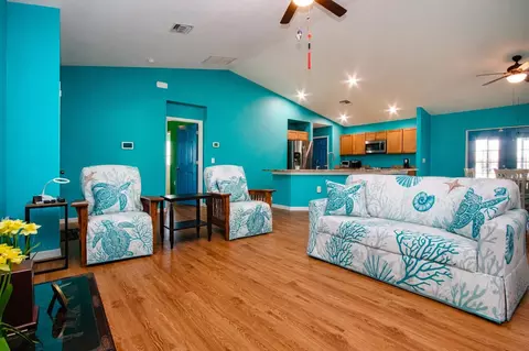 Living - 13522 County Road 672 Hwy, Riverview, FL 33579 photo 1 of 2