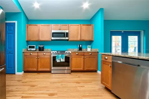 Kitchen - 13522 County Road 672 Hwy, Riverview, FL 33579 photo 4 of 6