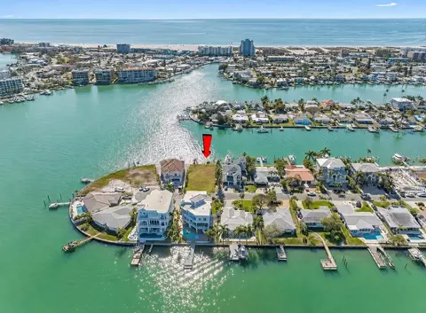 11100 5th St E, Treasure Island, FL 33706