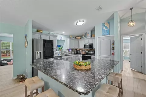 Kitchen - 18018 SW 68th Loop, Dunnellon, FL 34432 photo 3 of 4