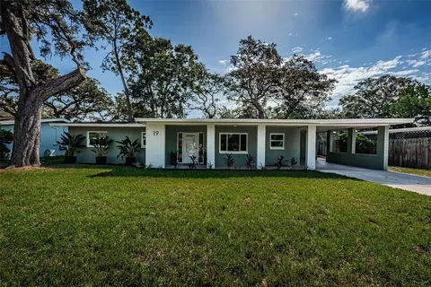 19 Ventura Dr, Dunedin, FL 34698