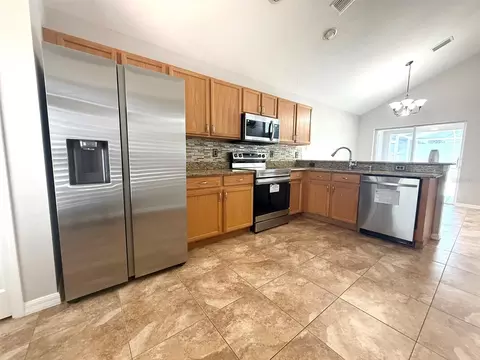 Kitchen - 13013 Tribute Dr, Riverview, FL 33578 photo 3 of 4