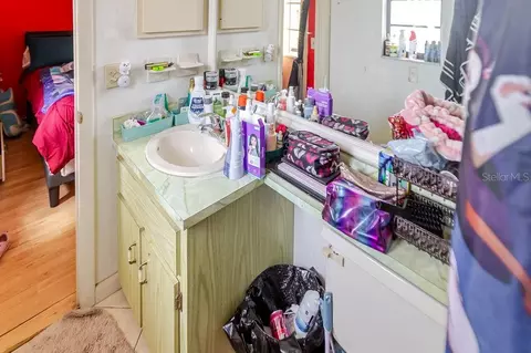 Bath - 1042 Tryon Cir, Spring Hill, FL 34606 photo 3 of 3