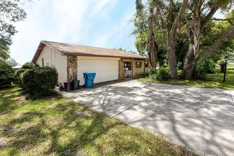 Exterior - 1042 Tryon Cir, Spring Hill, FL 34606 photo 2 of 15