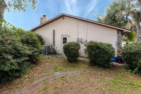 Exterior - 1042 Tryon Cir, Spring Hill, FL 34606 photo 14 of 15