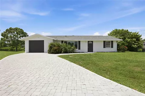 706 Quail Ct, Nokomis, FL 34275