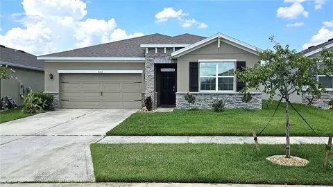 8103 Wheat Stone Dr, Zephyrhills, FL 33540