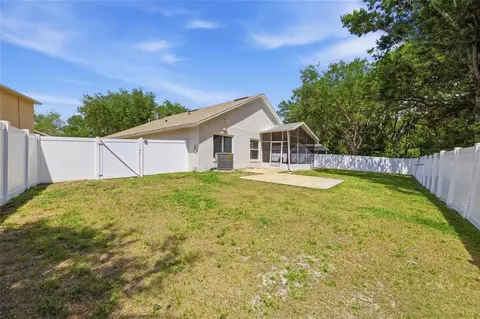Exterior - 7113 Colony Pointe Dr, Riverview, FL 33578 photo 9 of 11