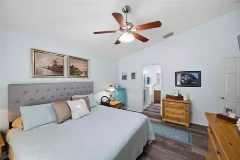 Bedroom - 7113 Colony Pointe Dr, Riverview, FL 33578 photo 3 of 4
