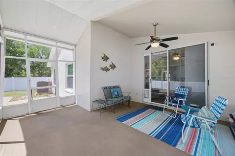 Exterior - 7113 Colony Pointe Dr, Riverview, FL 33578 photo 6 of 11