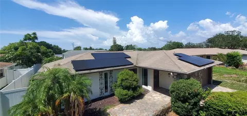 7438 Lake Forest Cir, Port Richey, FL 34668
