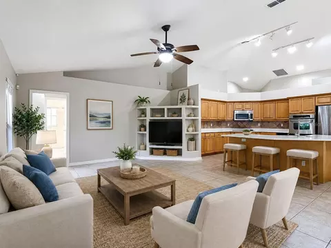 Living - 3910 Countryside View Ct, Saint Cloud, FL 34772 photo 2 of 2