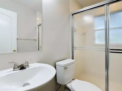 Bath - 3910 Countryside View Ct, Saint Cloud, FL 34772 photo 6 of 7