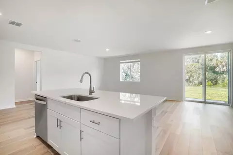 Kitchen - 7705 Satterfield Ter, Parrish, FL 34219 photo 4 of 4