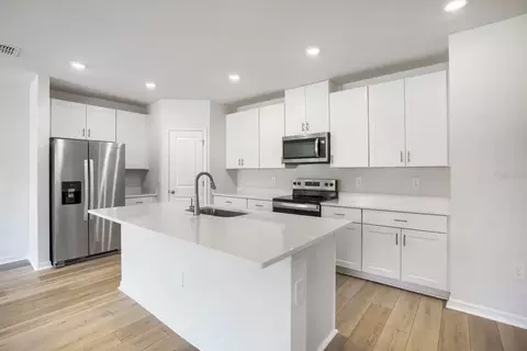 Kitchen - 7705 Satterfield Ter, Parrish, FL 34219 photo 2 of 4