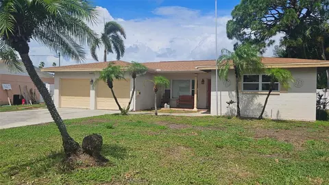 4400 Huntington St NE, Saint Petersburg, FL 33703