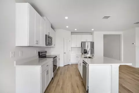 Kitchen - 7722 Satterfield Ter, Parrish, FL 34219 photo 1 of 3
