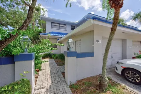 1672 Watermark Cir NE, Saint Petersburg, FL 33702