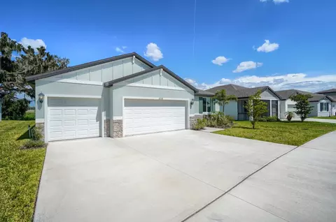 Exterior - 2332 Citrus Bloom Dr, Bartow, FL 33830 photo 3 of 5