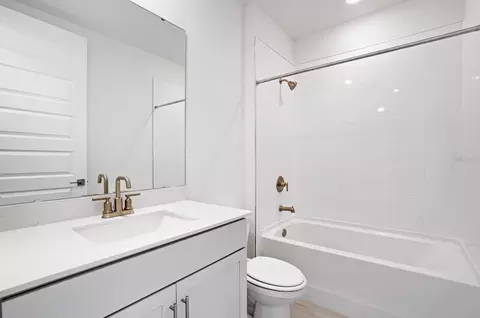 Bath - 2332 Citrus Bloom Dr, Bartow, FL 33830 photo 2 of 3