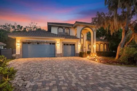 4660 Laurel Oak Ln NE, Saint Petersburg, FL 33703