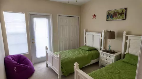 Bedroom - 1651 Hammocks Ave, Lutz, FL 33549 photo 6 of 6