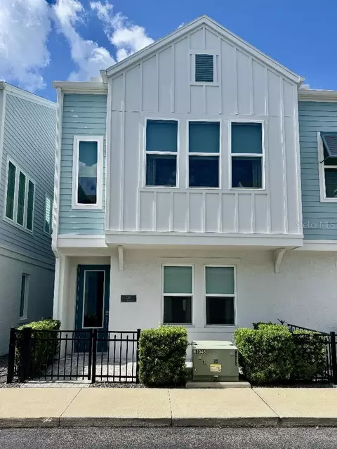 2317 Lindstrom St, Sarasota, FL 34237