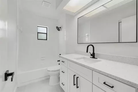 Bath - 6444 Crowley Ct, Spring Hill, FL 34609 photo 4 of 4