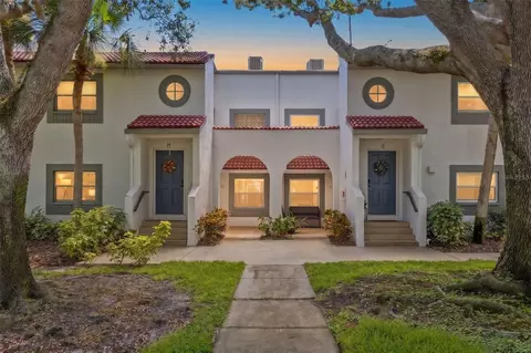 500 Santa Cruz Pl NE #F, Saint Petersburg, FL 33703