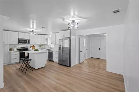 Entry Way - 1781 Apache Trl, Clearwater, FL 33755 photo 1 of 2