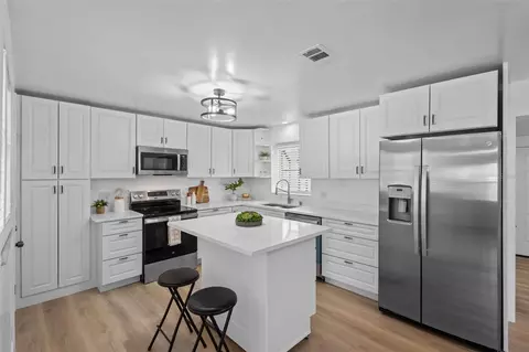 Kitchen - 1781 Apache Trl, Clearwater, FL 33755 photo 1 of 3