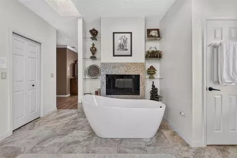 Bath - 2941 Wilderness Blvd E, Parrish, FL 34219 photo 2 of 8