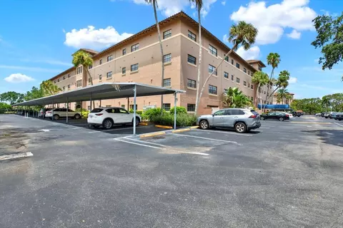 6100 Gulfport Blvd S #111, Gulfport, FL 33707