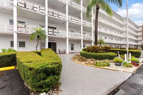 5501 80th St N #408, Saint Petersburg, FL 33709