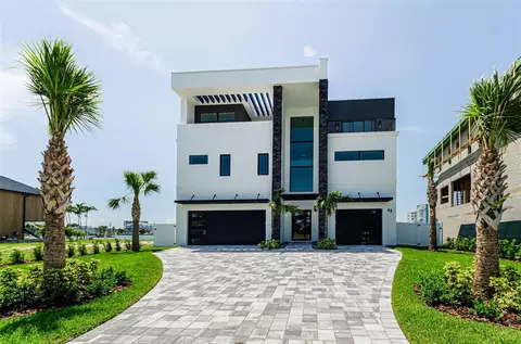 43 Dolphin Dr, Treasure Island, FL 33706