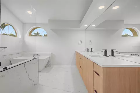 Bath - 2815 89th Ave E, Parrish, FL 34219 photo 1 of 7