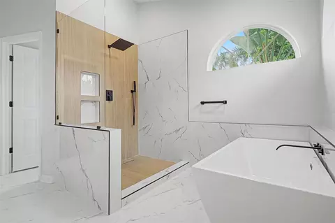 Bath - 2815 89th Ave E, Parrish, FL 34219 photo 3 of 7