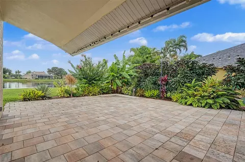 Exterior - 2815 89th Ave E, Parrish, FL 34219 photo 5 of 12