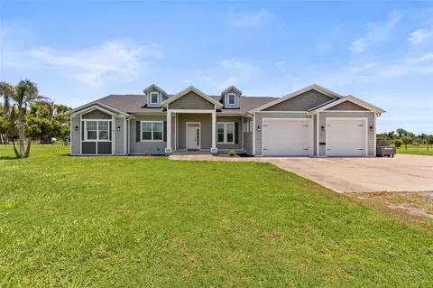 Exterior - 15710 Colding Loop, Wimauma, FL 33598 photo 3 of 8