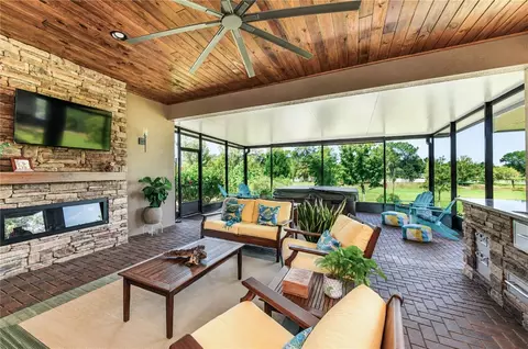 Exterior - 10405 Tree Skylark Pl, Riverview, FL 33569 photo 4 of 12