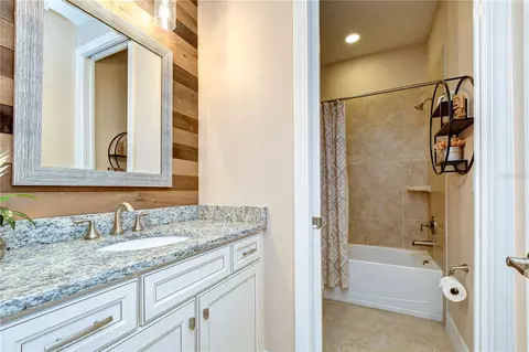 Bath - 10405 Tree Skylark Pl, Riverview, FL 33569 photo 3 of 4