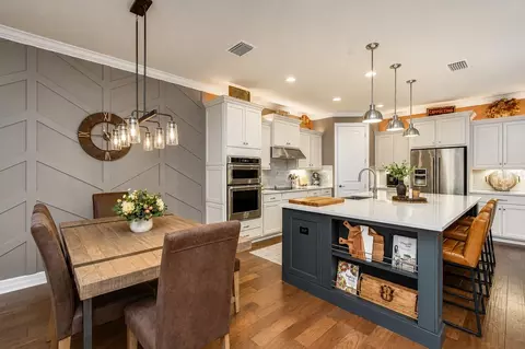 Kitchen - 10405 Tree Skylark Pl, Riverview, FL 33569 photo 5 of 6