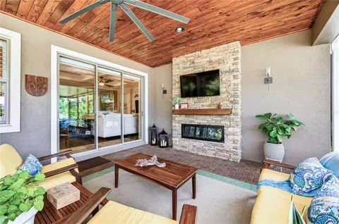 Exterior - 10405 Tree Skylark Pl, Riverview, FL 33569 photo 5 of 12