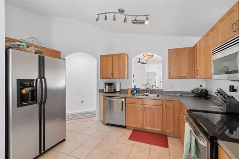 Kitchen - 10731 Navigation Dr, Riverview, FL 33579 photo 3 of 4