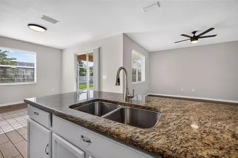 Kitchen - 14013 Hollow Leaf Pl, Riverview, FL 33579 photo 3 of 3