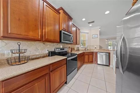 Kitchen - 3535 Sanctuary Dr, Saint Cloud, FL 34769 photo 6 of 7