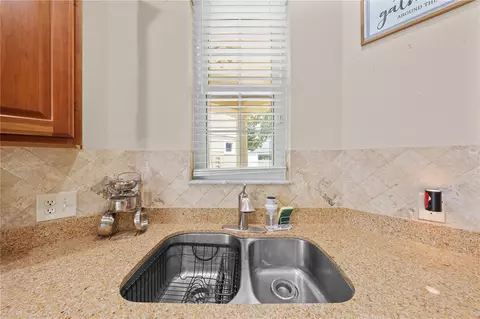 Kitchen - 3535 Sanctuary Dr, Saint Cloud, FL 34769 photo 4 of 7