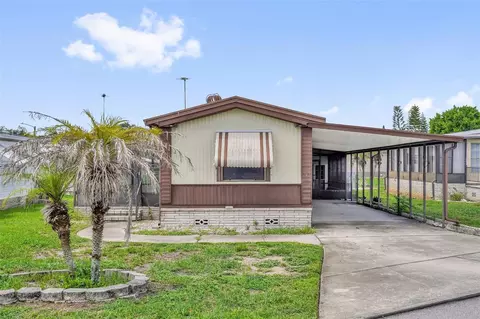 242 Candlewood Dr, Lake Wales, FL 33898